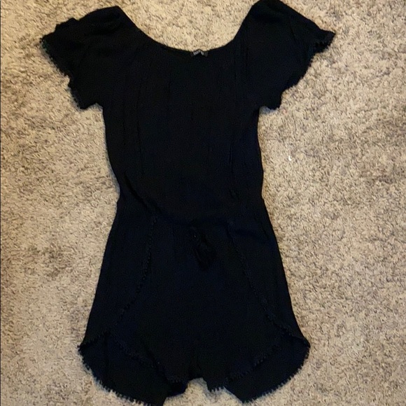 Boohoo crochet trim off the shoulder play suit - Picture 2 of 6